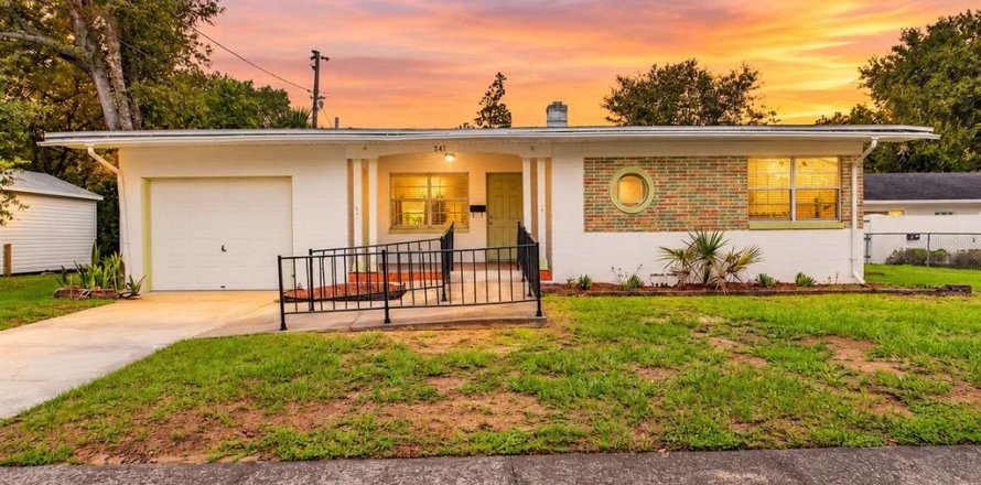House in Lakeland, Florida 3 bedrooms, 80.17 sq.m. № 2393659