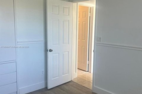 Condo in Miami, Florida, 2 bedrooms  № 2082173 - photo 22