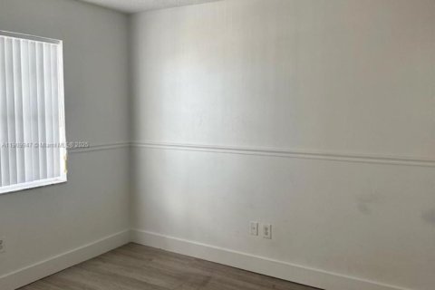 Condo in Miami, Florida, 2 bedrooms  № 2082173 - photo 8