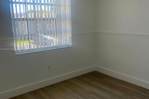 Condo in Miami, Florida, 2 bedrooms  № 2082173 - photo 23