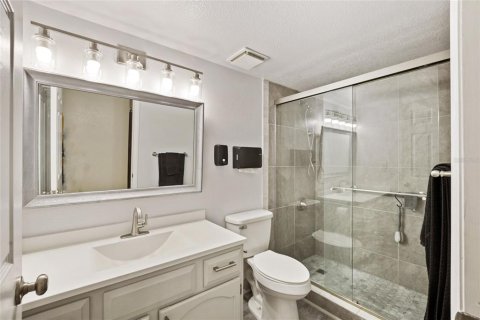 Condo in Leesburg, Florida, 2 bedrooms  № 1824172 - photo 8