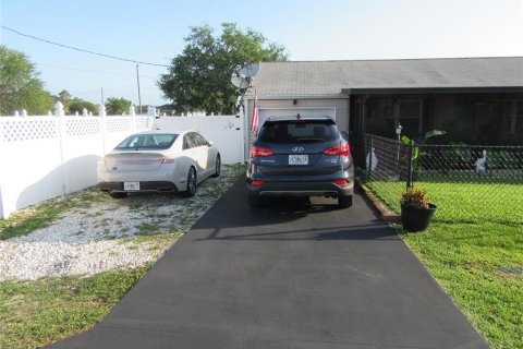 Casa en Ocala, Florida 3 dormitorios, 112.97 m2 № 2126202