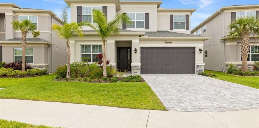 House in Wesley Chapel, Florida 5 bedrooms, 275.08 sq.m. № 1776793
