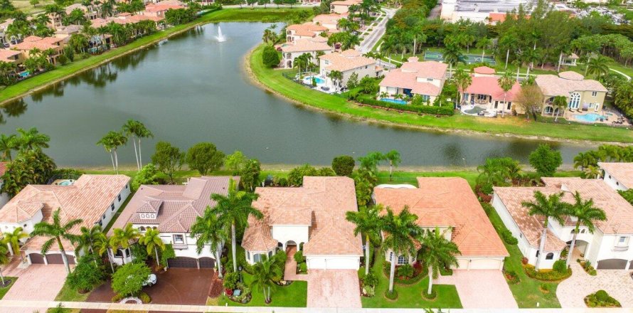 House in Lake Worth, Florida 4 bedrooms, 280.75 sq.m. № 1161689