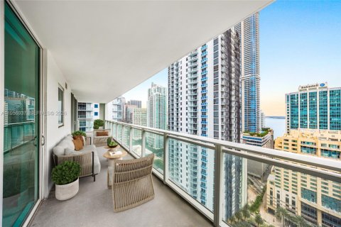 Condo in Miami, Florida, 2 bedrooms  № 2021007 - photo 4