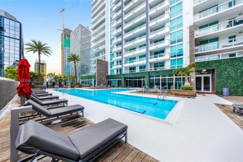 Condo in Miami, Florida, 2 bedrooms  № 2021007 - photo 22