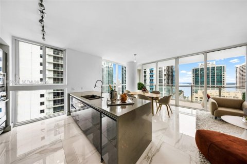 Condo in Miami, Florida, 2 bedrooms  № 2021007
