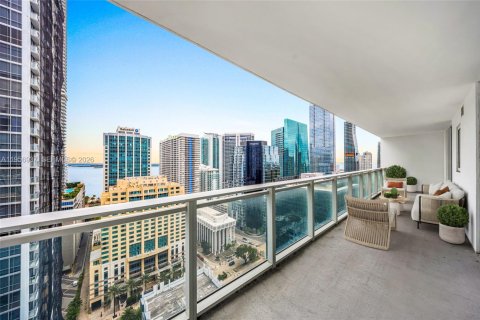 Condo in Miami, Florida, 2 bedrooms  № 2021007 - photo 2