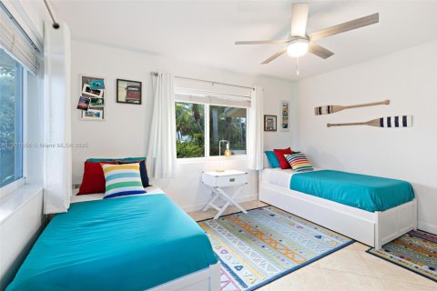 House in Lauderdale-by-the-Sea, Florida 3 bedrooms, 175.49 sq.m. № 2082746 - photo 13
