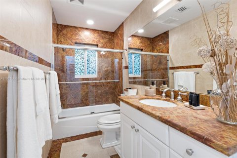 House in Lauderdale-by-the-Sea, Florida 3 bedrooms, 175.49 sq.m. № 2082746 - photo 14