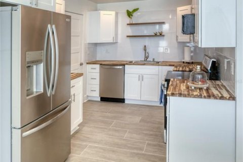 House in Saint Pete Beach, Florida 2 bedrooms, 98.1 sq.m. № 1658662 - photo 16