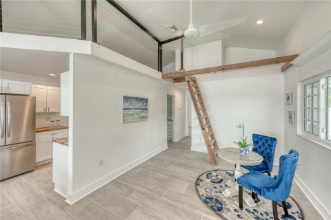 House in Saint Pete Beach, Florida 2 bedrooms, 98.1 sq.m. № 1658662 - photo 18