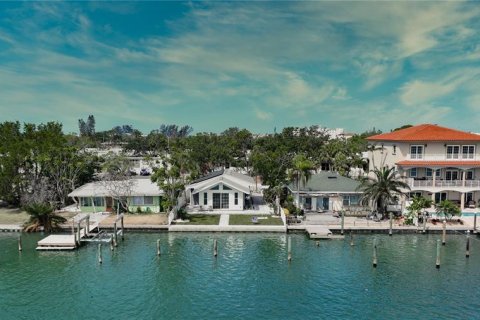 House in Saint Pete Beach, Florida 2 bedrooms, 98.1 sq.m. № 1658662 - photo 24