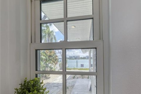 House in Saint Pete Beach, Florida 2 bedrooms, 98.1 sq.m. № 1658662 - photo 9