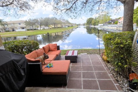 Touwnhouse à vendre à Tamarac, Floride: 2 chambres, 112.78 m2 № 2033364 - photo 11