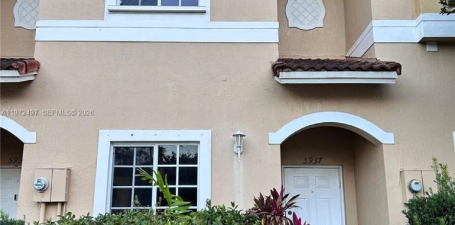 Touwnhouse à Tamarac, Floride 2 chambres, 112.78 m2 № 2033364