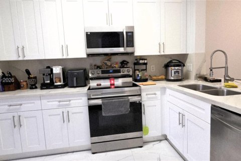 Touwnhouse à vendre à Tamarac, Floride: 2 chambres, 112.78 m2 № 2033364 - photo 4