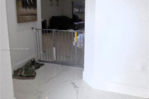 Touwnhouse à vendre à Tamarac, Floride: 2 chambres, 112.78 m2 № 2033364 - photo 3