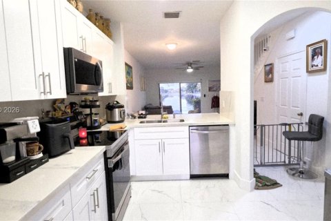 Touwnhouse à vendre à Tamarac, Floride: 2 chambres, 112.78 m2 № 2033364 - photo 5