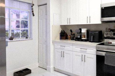 Touwnhouse à vendre à Tamarac, Floride: 2 chambres, 112.78 m2 № 2033364 - photo 6