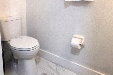 Touwnhouse à vendre à Tamarac, Floride: 2 chambres, 112.78 m2 № 2033364 - photo 10