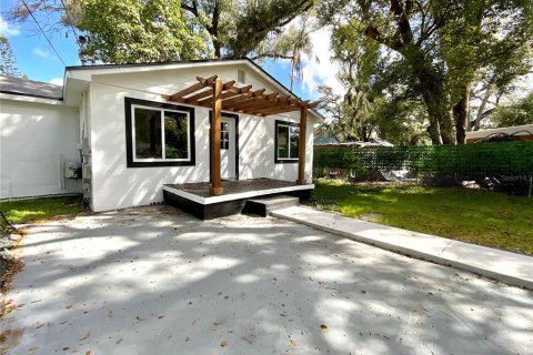 House in Tampa, Florida 3 bedrooms, 60.2 sq.m. № 2231755 - photo 6