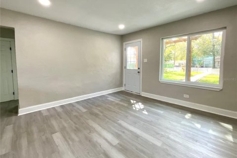 House in Tampa, Florida 3 bedrooms, 60.2 sq.m. № 2231755 - photo 15