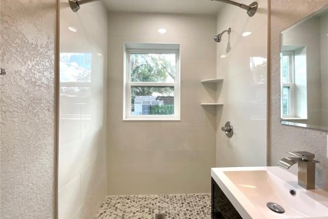 House in Tampa, Florida 3 bedrooms, 60.2 sq.m. № 2231755 - photo 29