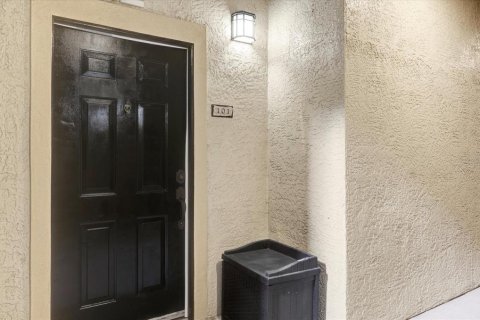 Copropriété à vendre à Lake Mary, Floride: 2 chambres, 115.38 m2 № 1591437 - photo 1