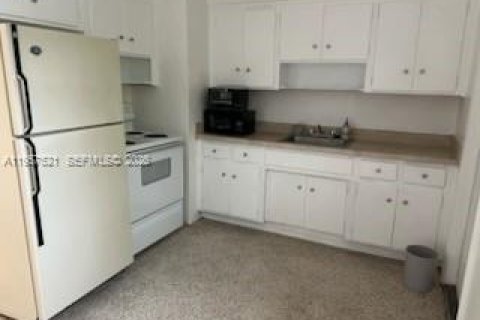 Casa en alquiler en Miami, Florida, 2 dormitorios, 145.76 m2 № 2019510 - foto 5