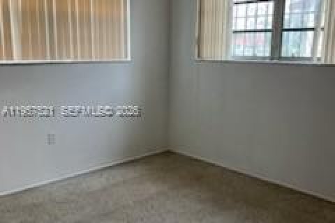Casa en alquiler en Miami, Florida, 2 dormitorios, 145.76 m2 № 2019510 - foto 6