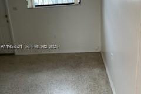 Casa en alquiler en Miami, Florida, 2 dormitorios, 145.76 m2 № 2019510 - foto 4