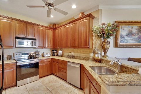 House in Apollo Beach, Florida 2 bedrooms, 151.52 sq.m. № 1556811 - photo 10