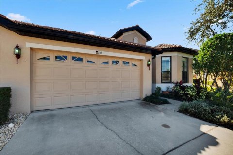 House in Apollo Beach, Florida 2 bedrooms, 151.52 sq.m. № 1556811 - photo 1