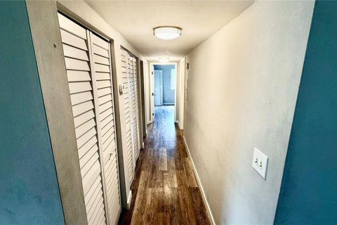 Condo in Gainesville, Florida, 2 bedrooms  № 2231562 - photo 8