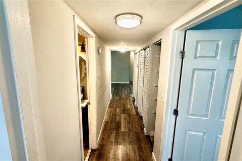 Condo in Gainesville, Florida, 2 bedrooms  № 2231562 - photo 11