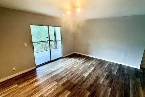 Condo in Gainesville, Florida, 2 bedrooms  № 2231562 - photo 4