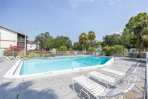 Condo in Gainesville, Florida, 2 bedrooms  № 2231562 - photo 2