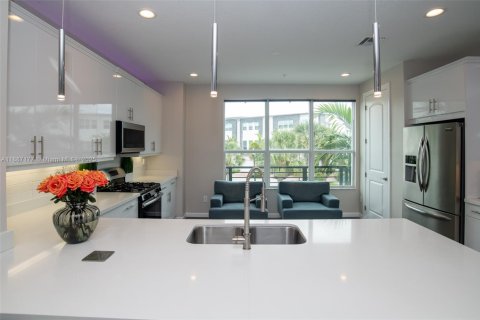 Touwnhouse à vendre à Oakland Park, Floride: 3 chambres, 199.93 m2 № 1941669 - photo 17