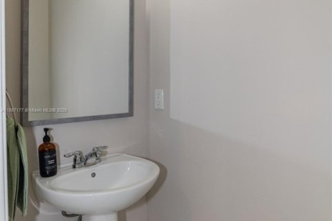 Touwnhouse à vendre à Oakland Park, Floride: 3 chambres, 199.93 m2 № 1941669 - photo 30