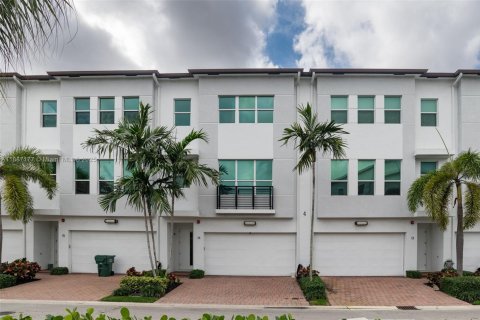 Touwnhouse à vendre à Oakland Park, Floride: 3 chambres, 199.93 m2 № 1941669 - photo 2