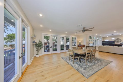House in Tampa, Florida 4 bedrooms, 337.24 sq.m. № 1638047 - photo 19