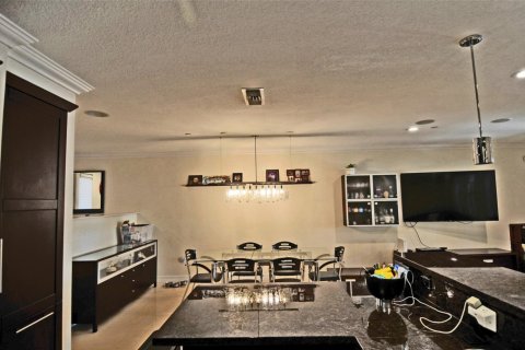 Adosado en venta en Fort Lauderdale, Florida, 3 dormitorios, 252.88 m2 № 1174993 - foto 1