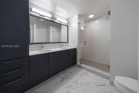 Apartamento en alquiler en Miami, Florida, 1 dormitorio, 72.46 m2 № 2075403 - foto 30