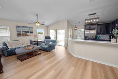 House in Mulberry, Florida 4 bedrooms, 180.79 sq.m. № 1869818 - photo 2