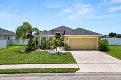 House in Mulberry, Florida 4 bedrooms, 180.79 sq.m. № 1869818 - photo 1