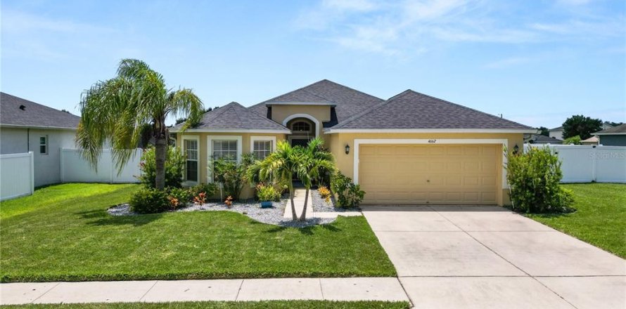 House in Mulberry, Florida 4 bedrooms, 180.79 sq.m. № 1869818