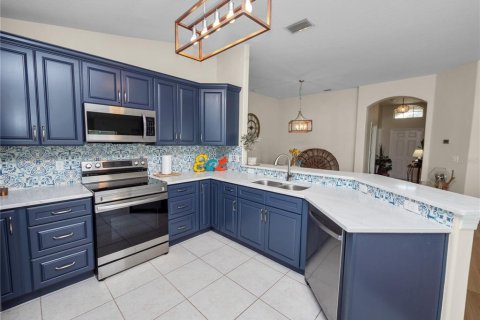 House in Mulberry, Florida 4 bedrooms, 180.79 sq.m. № 1869818 - photo 3