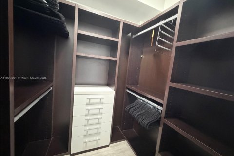 Снять в аренду кондоминиум в Холливуд, Флорида 2 спальни, 110.46м2, № 1965726 - фото 14