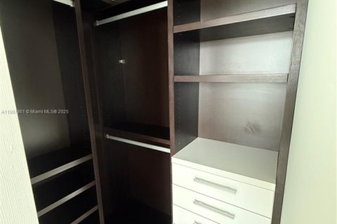 Снять в аренду кондоминиум в Холливуд, Флорида 2 спальни, 110.46м2, № 1965726 - фото 29